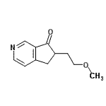 CAS 登录号：463303-95-9， 6-(2-甲氧基乙基)-5,6-二氢-7H-环戊二烯并[c]吡啶-7-酮