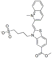 CAS 登录号：84434-35-5， 2-[[5-(甲氧羰基)-3-(4-磺酸基丁基)-3H-苯并噻唑-2-亚基]甲基]-1-甲基喹啉鎓